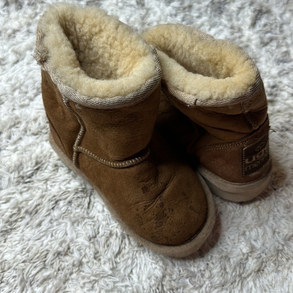 size 6 girls UGG Merino leather purely UGGs in good used condition - Picture 9 of 10